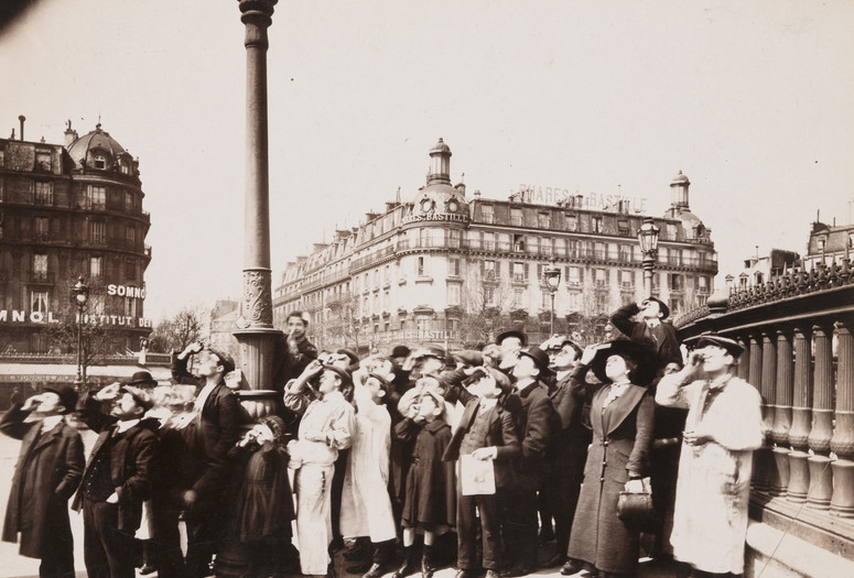Eugène Atget. Pendant l’éclipse. 1912. Gelatin silver printing-out-paper print, 6 7/16 × 8 5/8" (16.3 × 21.9 cm). Abbott-Levy Collection. Partial gift of Shirley C. Burden