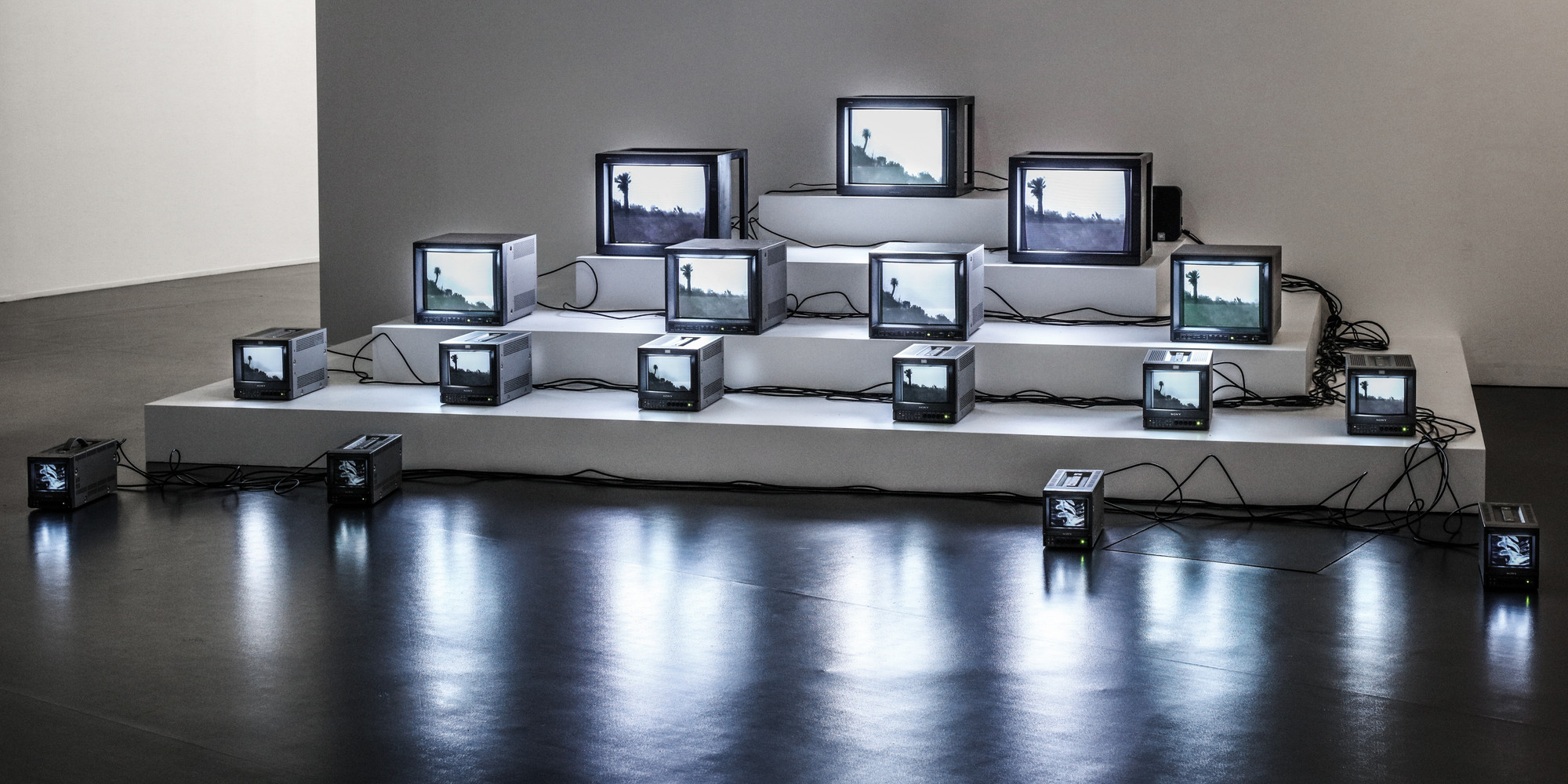 José Alejandro Restrepo. Paso del Quindio I. 1999. Instalación, Musée du Quai Branly – Jacques Chirac, Paris, 2013. Photo: Vincent Mercier