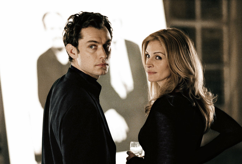 Closer. 2004. Directed by Mike Nichols. Courtesy of Photofest