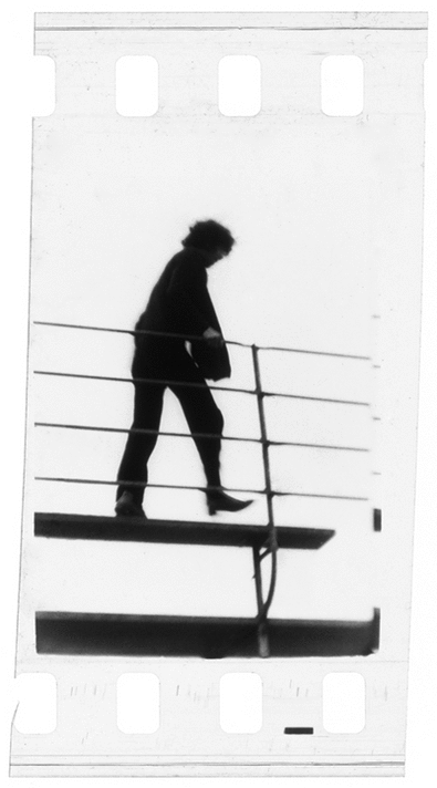 Animated gifs of high-resolution scans of Gulliver’s original slides approximate the work’s original motion