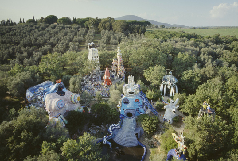 Panoramic view of the Tarot Garden, 1999. Photo: Giulio Pietromarchi © Giulio Pietromarchi