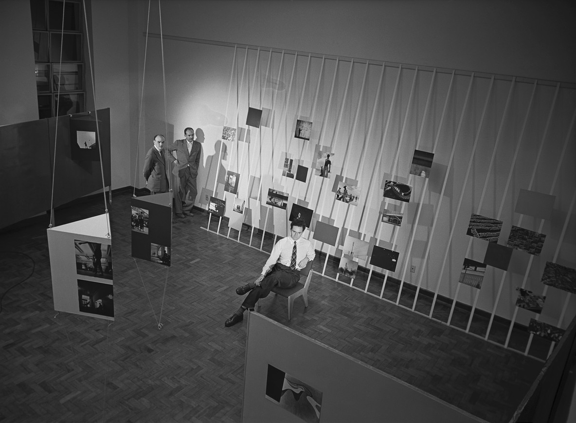 Installation view of Thomaz Farkas, Estudos fotográficos (Photographic Studies), Museu de Arte Moderna de São Paulo, July 1949. Above, at left: Miguel Forte and Jacob Ruchti; center: Thomaz Farkas
