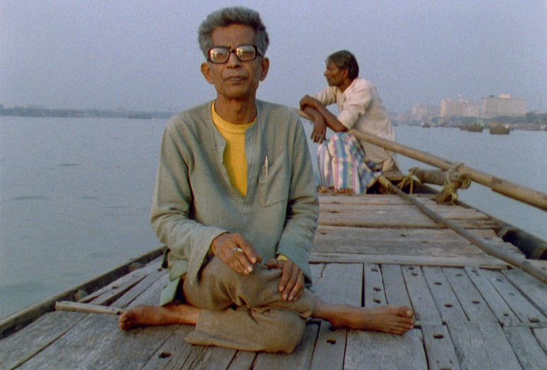 Egaro Mile (Eleven Miles). 1991. Directed by Ruchir Joshi. Courtesy Arsenal Berlin