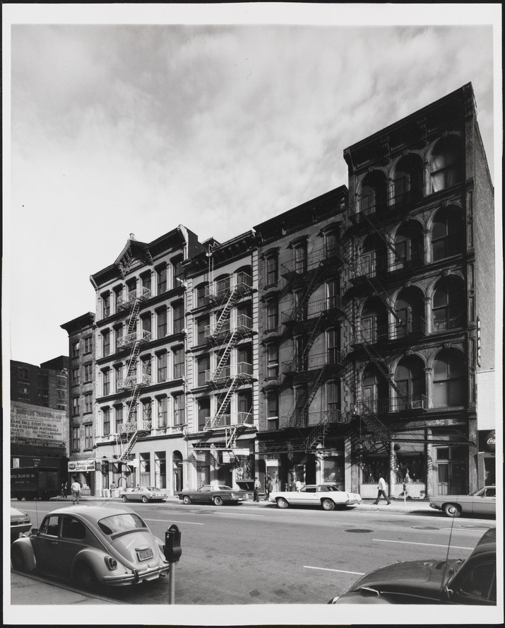 Edmund V. Gillon. Church Street between Lispenard and Walker Streets. c. 1975. Edmund Vincent Gillon. Museum of the City of New York. 2013.3.1.824