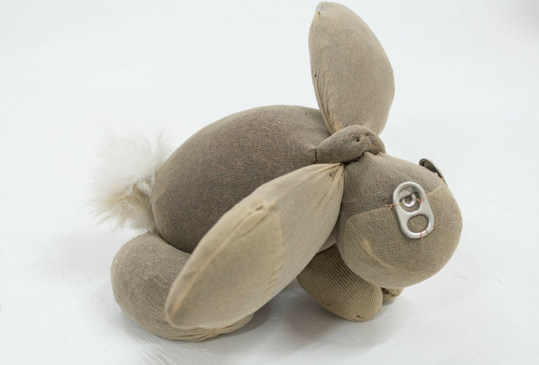 Gabrielle L’Hirondelle Hill. Mint. 2019. Pantyhose, beer-can tabs, tobacco, rabbit fur, and thread, 5 1/2 × 7 1/16 × 9 1/2″ (14 × 17.9 × 24.1 cm). Private collection, New York. Courtesy the artist and Unit 17, Vancouver, and Cooper Cole, Toronto. © Gabrielle L’Hirondelle Hill