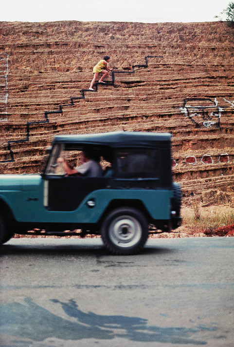 Carmela Gross. Stairs (Escada). 1968. Drawing on cliffside, outskirts of São Paulo