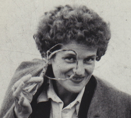 Sari Dienes, c. 1950s. Photo: Bertrand de Jeofroy. ©️ 2021 Estate of Sari Dienes/Licensed by VAGA, New York, NY