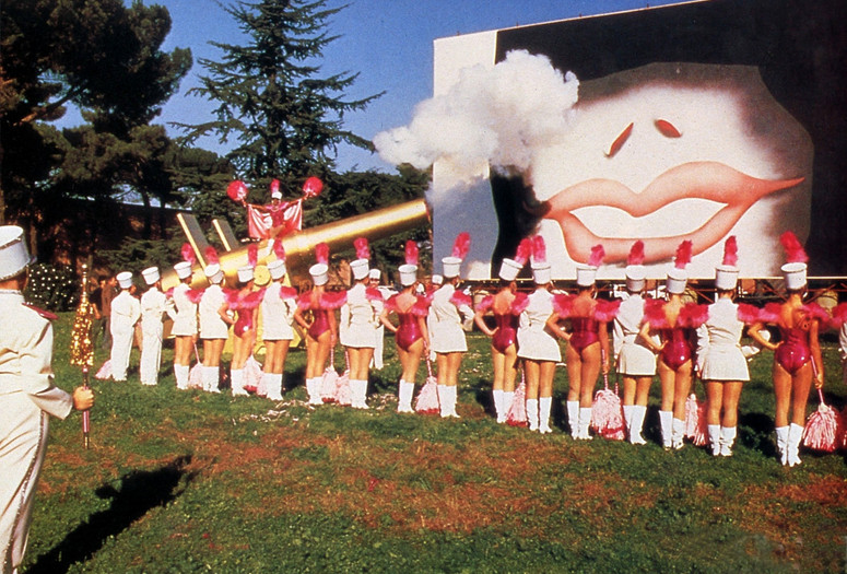 Intervista (Interview). 1987. Italy. Directed by Federico Fellini. Courtesy Mary Evans/Ronald Grant/Everett Collection
