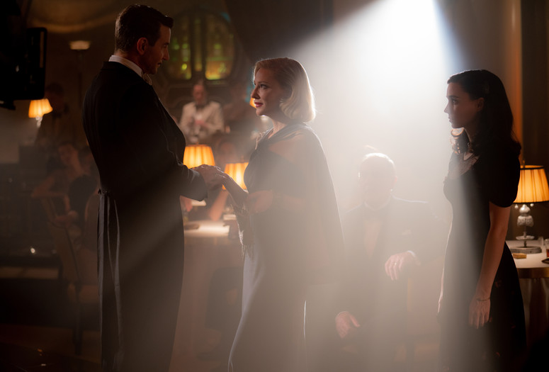 Nightmare Alley. 2021. USA/Mexico/Canada. Directed by Guillermo del Toro. Courtesy Searchlight Pictures