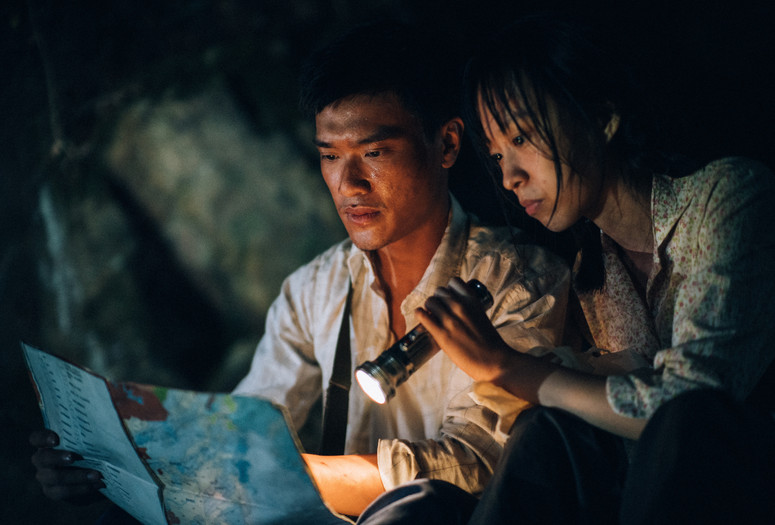 Blue Island. 2022. Hong Kong/Japan. Directed by Chan Tze Woon. Courtesy Prescott Law