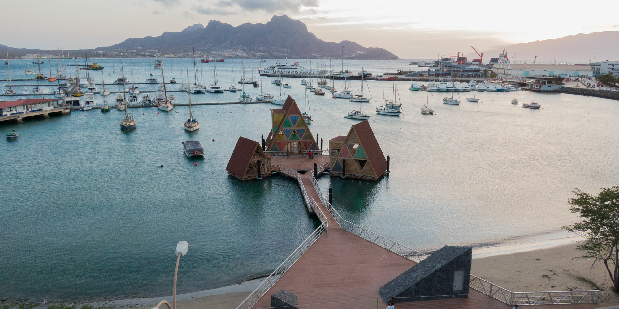 Floating Music Hub. Image © NLÉ