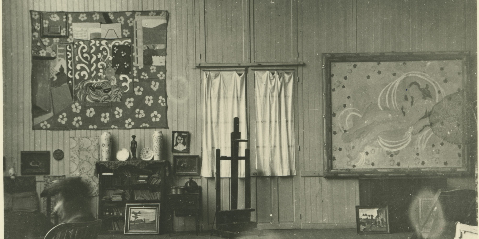 Interior of Matisse’s studio in Issyles-Moulineaux. October/November 1911. Archives Henri Matisse