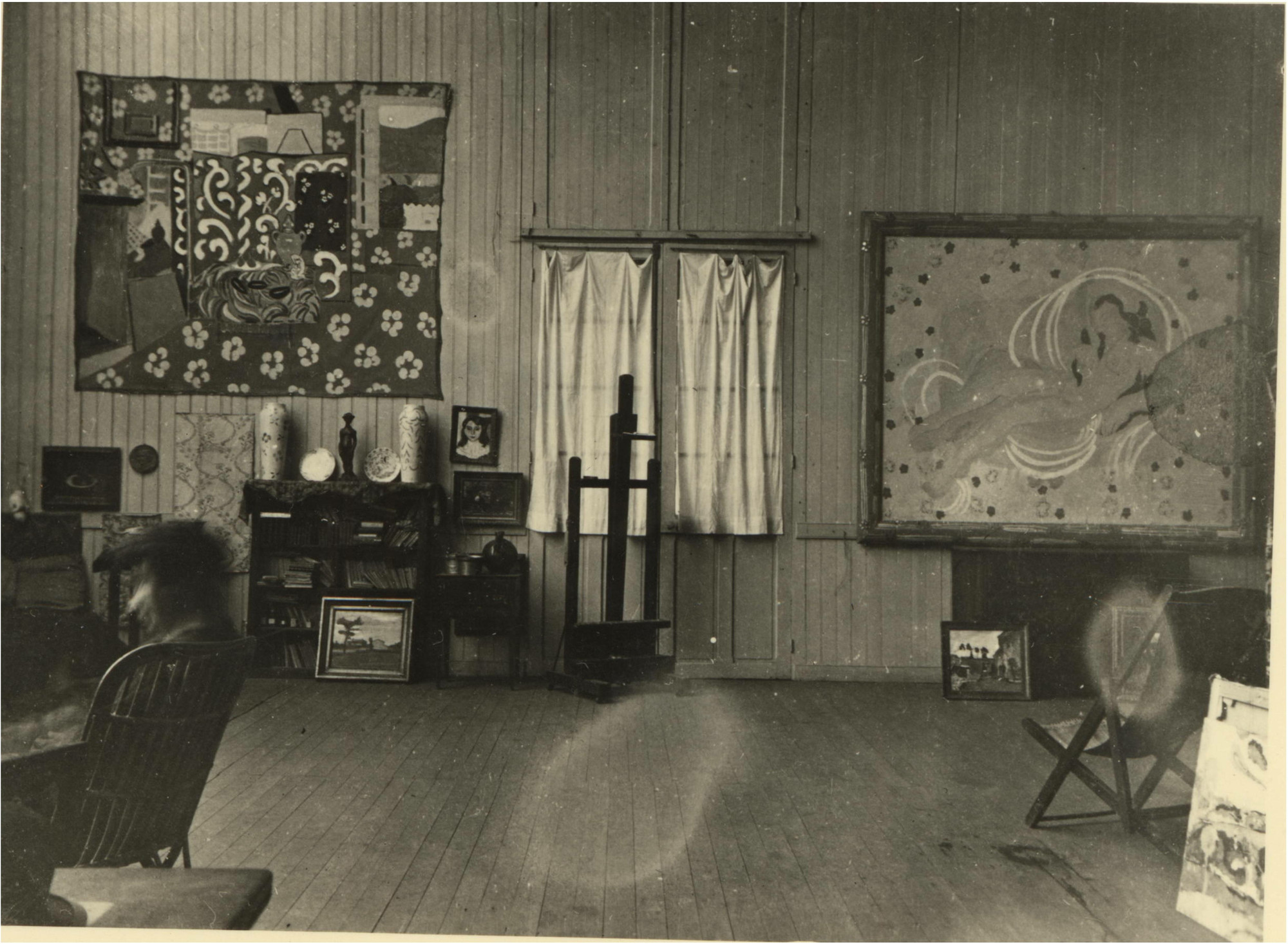 Photograph of Matisse’s studio, interior, Issy-les-Moulineaux, October/November 1911. 9 x 11.8 cm. Private collection