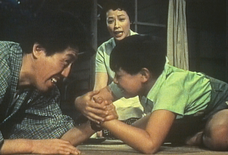 Kiiroi karasu (Yellow Crow/Behold Thy Son).1957. Japan. Directed by Heinosuke Gosho. Courtesy Shochiku