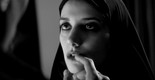 Dokhtari dar šab tanhâ be xâne miravad (A Girl Walks Home Alone at Night). 2014. USA. Written and directed by Ana Lily Amirpour. Courtesy of Kino Lorber