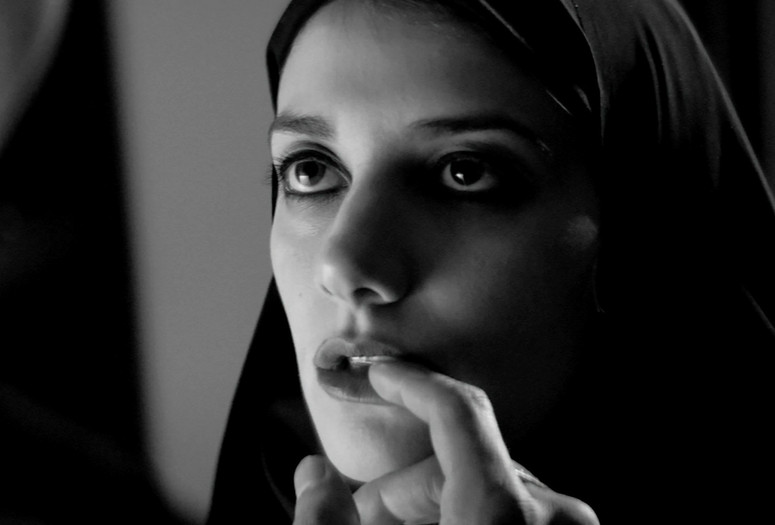 Dokhtari dar šab tanhâ be xâne miravad (A Girl Walks Home Alone at Night). 2014. USA. Written and directed by Ana Lily Amirpour. Courtesy of Kino Lorber