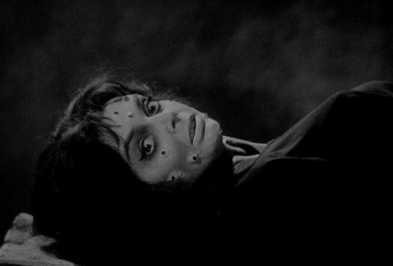 Las maschera del demonio (Black Sunday). 1960. Italy. Written and directed by Mario Bava. Courtesy of Kino Lorber.