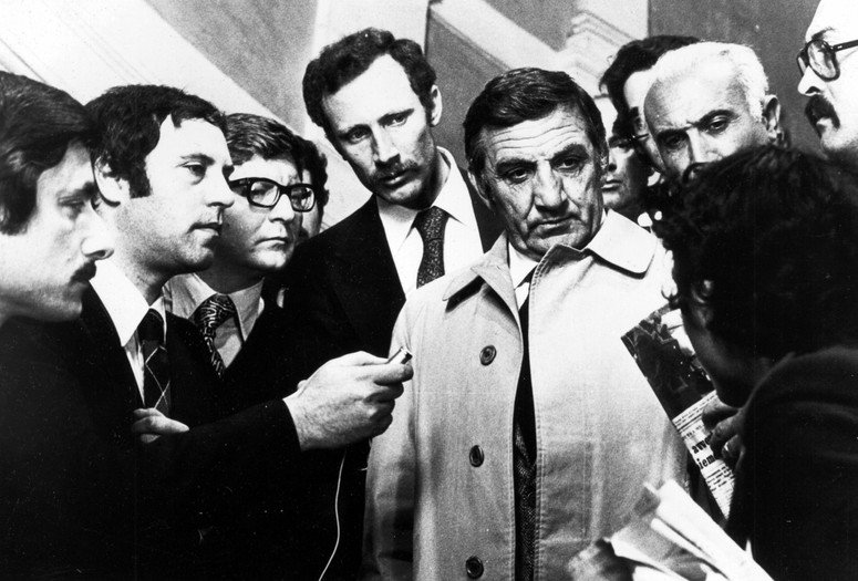 Cadaveri eccellenti (Illustrious Corpses). 1976. Italy. Directed by Francesco Rosi. Courtesy of Everett Collection.