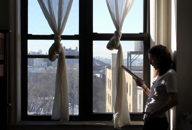 Les Goddesses. 2011. USA. Directed by Moyra Davey. Courtesy the artist and Galerie Buchholz, Berlin/Cologne/New York