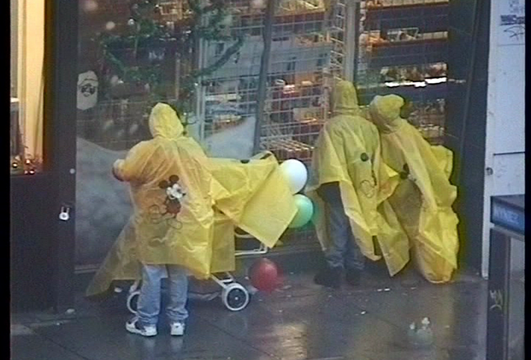 Wolfgang Tillmans. 14th Street. 1994/95. Video (color, sound), 28 min. Courtesy of the artist, David Zwirner, New York/Hong Kong, Galerie Buchholz, Berlin/Cologne, Maureen Paley, London