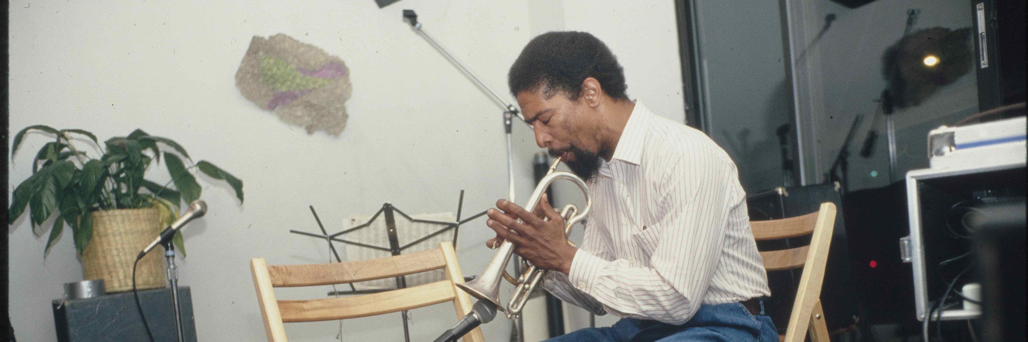 Knit 1, Risk All, a series of musical performances organized by Just Above Midtown Gallery at the Knitting Factory, 47 East Houston Street, 1987. Pictured: Lawrence D. “Butch” Morris. Photo: Doug Vann