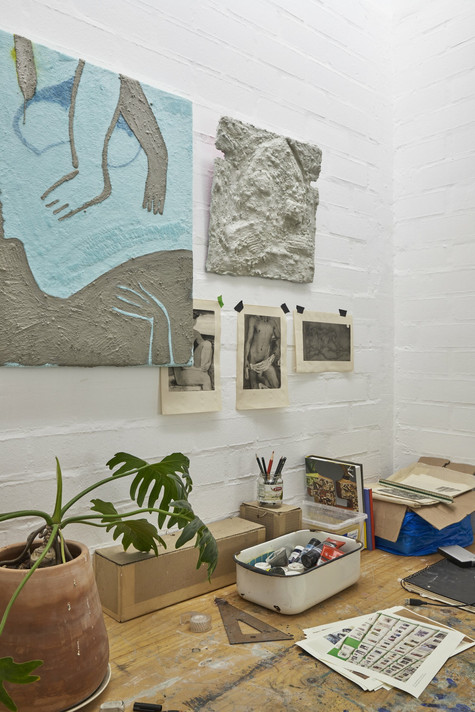 A work table in Iosu Aramburu’s studio, 2022