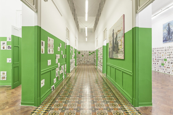 Vista de instalación del Atlas Subterráneo [1933 [1810 – 1983] 2020], Galería Livia Benavides, Lima, Junio, 2022