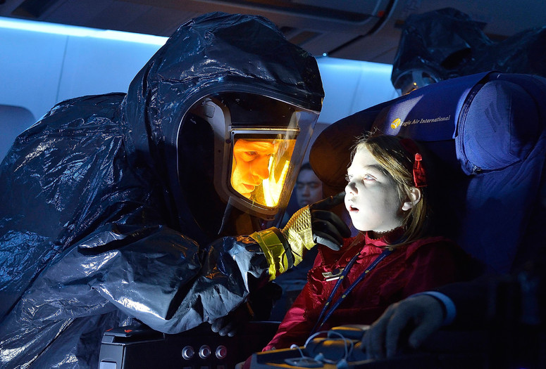 The Strain: Night Zero. 2014. Directed by Guillermo del Toro. Courtesy of Everett Collection