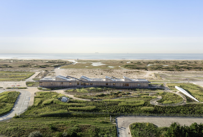 nARCHITECTS. Jones Beach Energy &amp; Research Center. 2018–20. Aerial view looking South East. Photograph by Michael Moran
