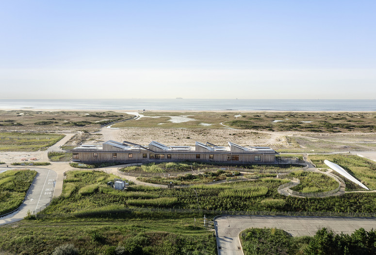 nARCHITECTS. Jones Beach Energy & Research Center. 2018–20. Aerial view looking South East. Photograph by Michael Moran