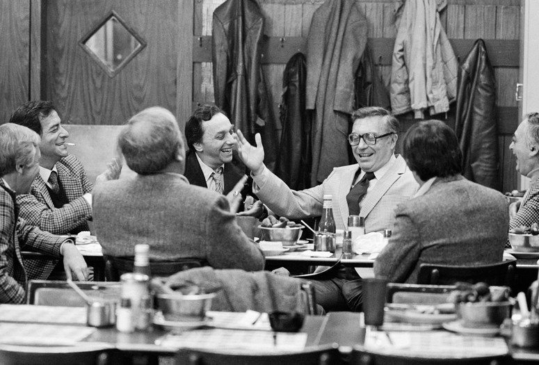 Broadway Danny Rose. 1984. USA. Written and directed by Woody Allen. Courtesy of Everett Collection.