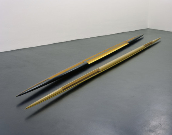 Isa Genzken. Rot-gelb-schwarzes Doppelellipsoid ‘Zwilling’ (Red-Yellow-Black Double Ellipsoid “Twin”). 1982