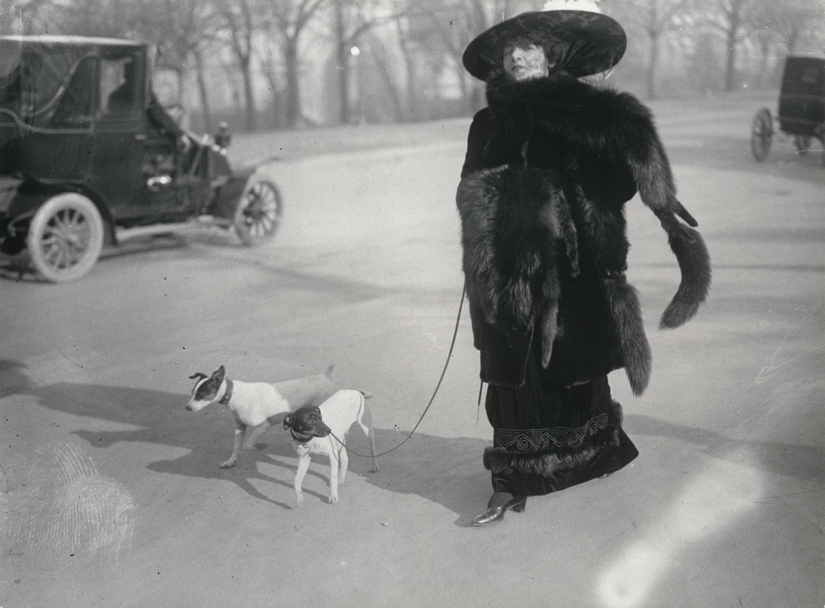 Jacques-Henri Lartigue. Avenue des Acacias, Paris. 1911