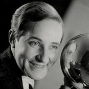 Aenne Biermann. Self-Portrait with Silver Ball. 1931. Gelatin silver print. Museum für Kunst und Gewerbe, Hamburg