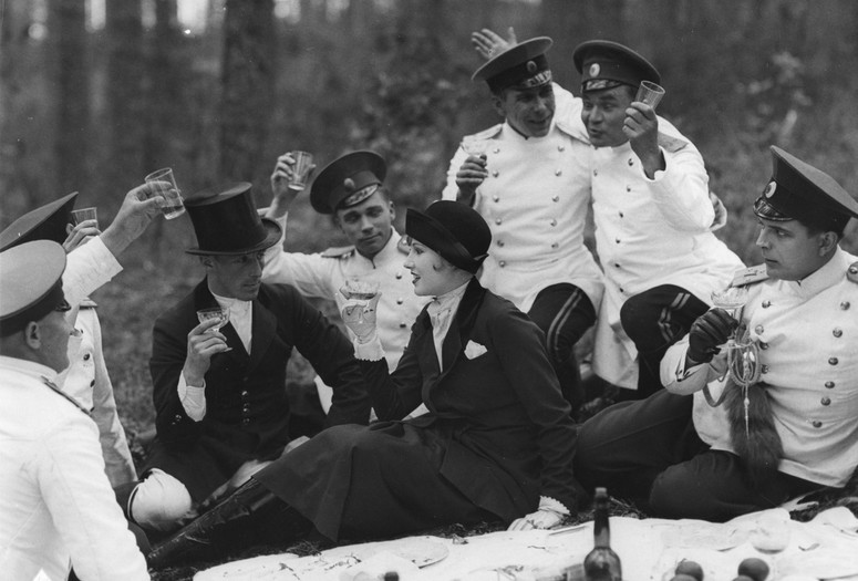 Kajastus. 1930. Finland. Directed by Carl von Haartman. Courtesy National Audiovisual Institute, Finland