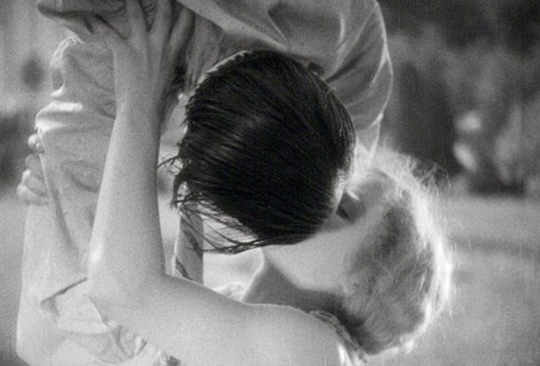 Mädchen am Kreuz (Woman on the Cross). 1929.Germany. Directed by Jacob Fleck, Louise Fleck [also known as Luise]. Courtesy Filmarchiv Austria