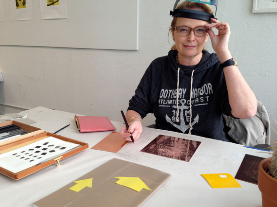 Charline von Heyl with etching plates in Jacob Samuel’s printshop, Santa Monica, 2012