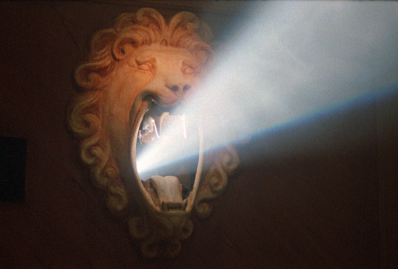 Nuovo Cinema Paradiso (Cinema Paradiso). 1988. Written and directed by Giuseppe Tornatore. Courtesy of Cinecittà.