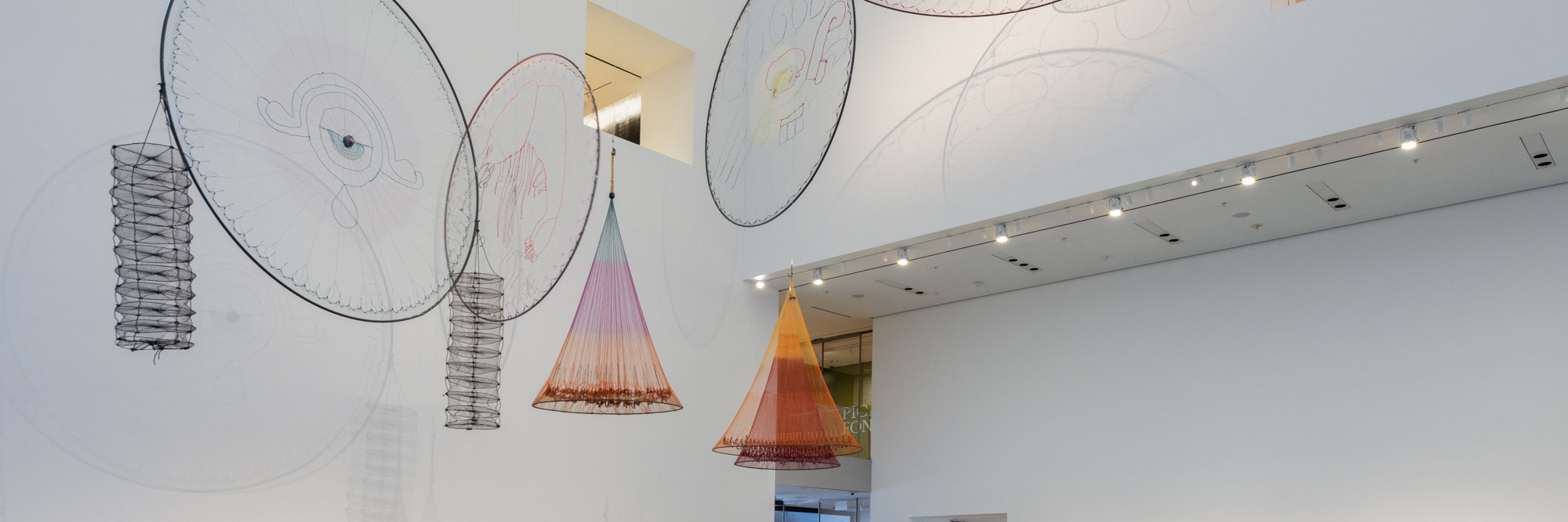 Carolina Caycedo. Espiral para sueños compartidos (Spiral for Shared Dreams), from the series Cosmoatarrayas. 2022. Nylon, polypropylene, hemp, dye, and metal, installation dimensions variable. The Museum of Modern Art, New York. Gift of the Fund for the Twenty First Century, Latin American and Caribbean Fund, and Adriana Cisneros de Griffin, 2022. Photo: Jonathan Dorado. Digital image © 2023 The Museum of Modern Art, New York