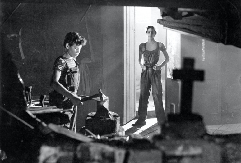 Los olvidados (The Forgotten). 1950. Directed by Luis Buñuel. Courtesy of Photofest.