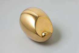 Constantin Brâncuși. The Newborn. version I, 1920 (close to the marble of 1915). Bronze, 5 3/4 × 8 1/4 × 5 3/4&#34; (14.6 × 21 × 14.6 cm). The Museum of Modern Art, New York. Acquired through the Lillie P. Bliss Bequest (by exchange). © Succession Brancusi - All rights reserved (ARS) 2018