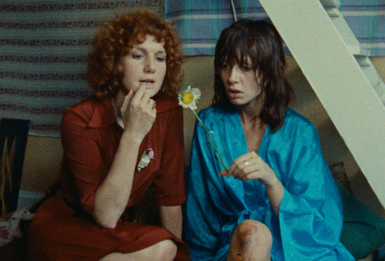 Céline et Julie vont en bateau (Céline and Julie Go Boating). 1974. France. Directed by Jacques Rivette. Courtesy Janus Films