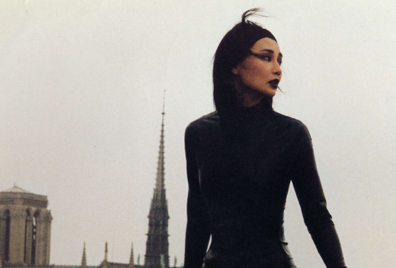 Irma Vep. 1996. France. Directed by Olivier Assayas. Courtesy Zeitgeist Films