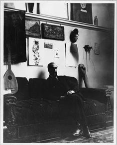 Ramon Pichot in Picasso’s studio at 11 boulevard de Clichy, Paris, 1910. Archives Picasso, Musée national Picasso – Paris