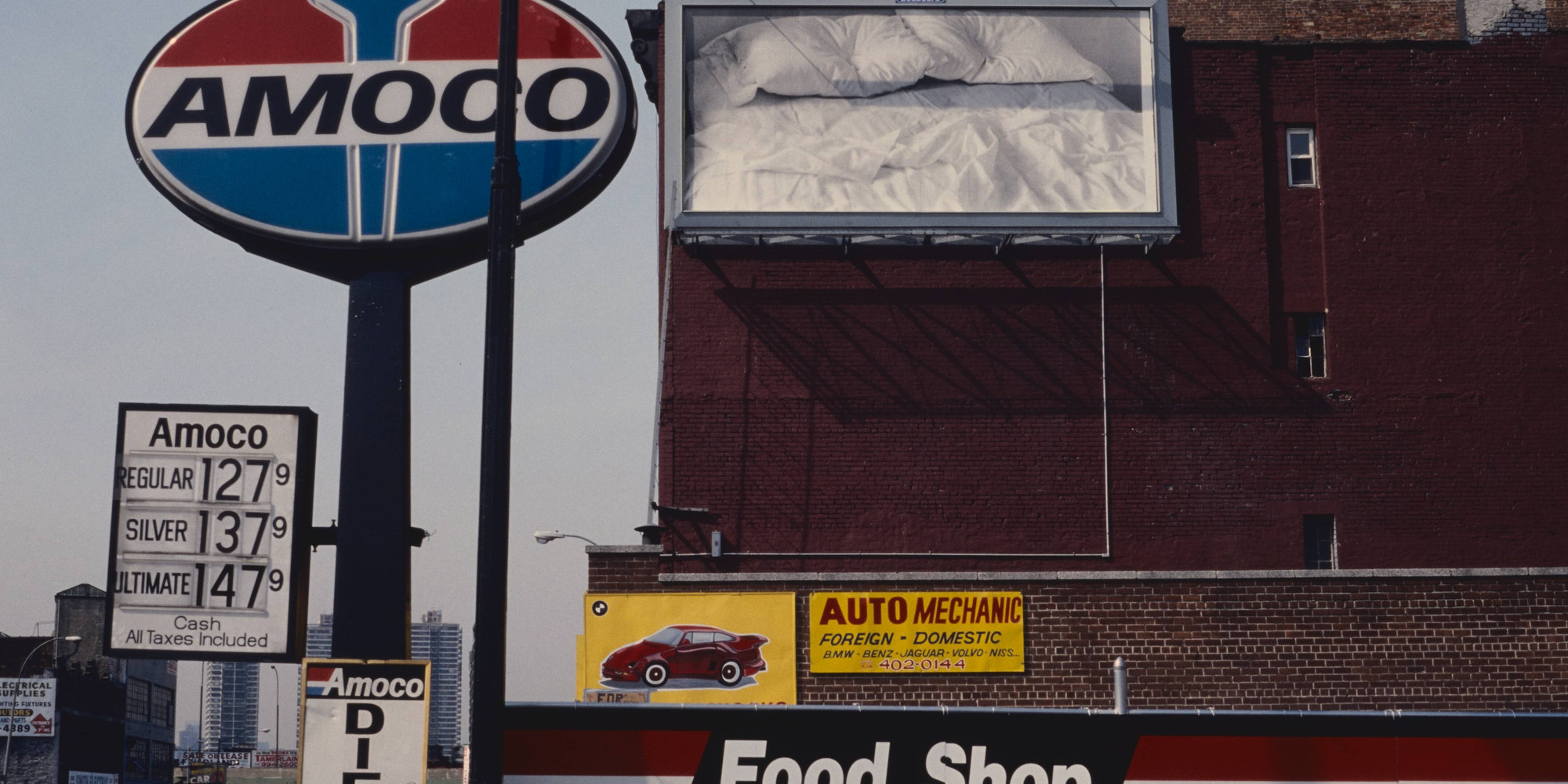 Installation view of the exhibition Projects 34: Felix Gonzalez-Torres, The Museum of Modern Art, New York, May 16–June 30, 1992. Photo: Robert Gerhardt. Digital image © 2024 The Museum of Modern Art, New York