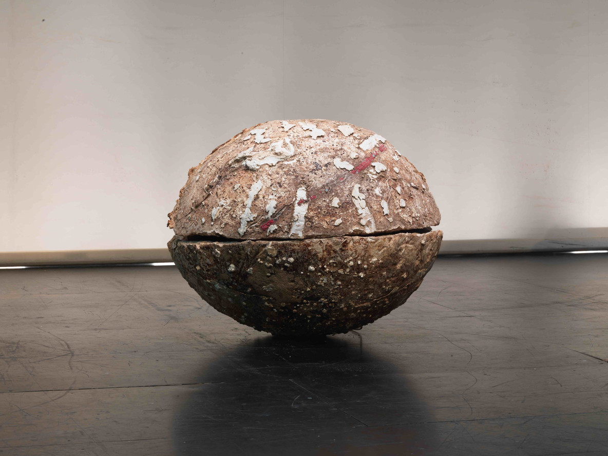 Installation view, Nour Mobarak, Dafne Phono. Municipal Theatre of Piraeus, 2023