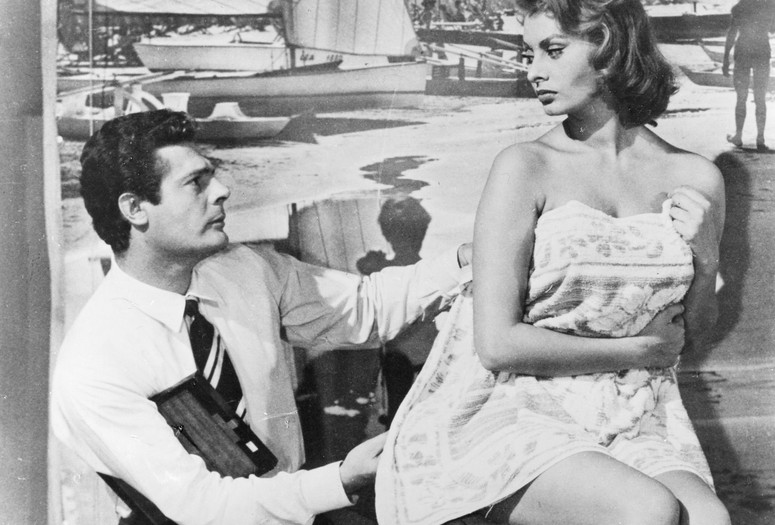 La Fortuna di essere donna (Lucky to Be a Woman). 1956. Italy. Directed by Alessandro Blasetti. Courtesy of Photofest.