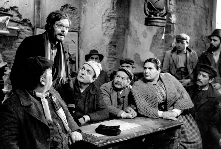 I compagni (The Organizer). 1963. Italy. Directed by Mario Monicelli. Courtesy of Photofest.