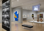 Installation view of Gallery 516: The Artists of Coenties Slip, The Museum of Modern Art, New York, October 4, 2024–ongoing. Photo: Martin Parsekian. Digital image © 2024 The Museum of Modern Art, New York