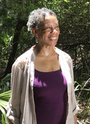 Behind the scenes image of Suzanne Jackson during photo shoot at Wormsloe, GA. Photo: Alandaus Smith, CC BY-SA 4.0 via Wikimedia Commons